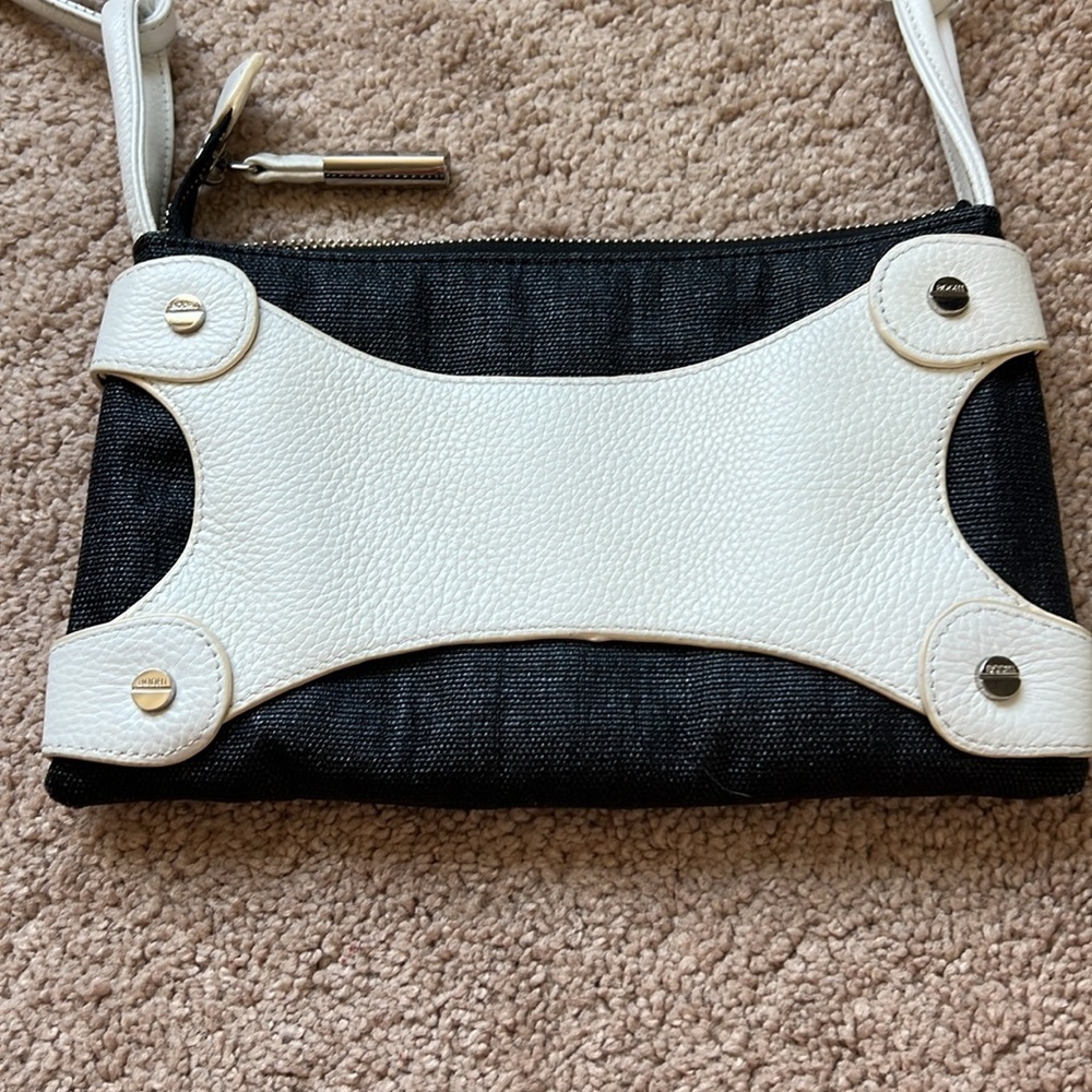 BODHI Leather Crossbody Bag - Picture 4 of 7